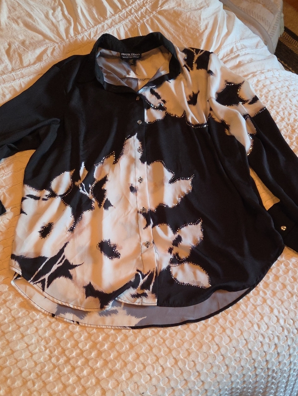 Frank Lyman Design Black and White Floral-Print Button Down Shirt